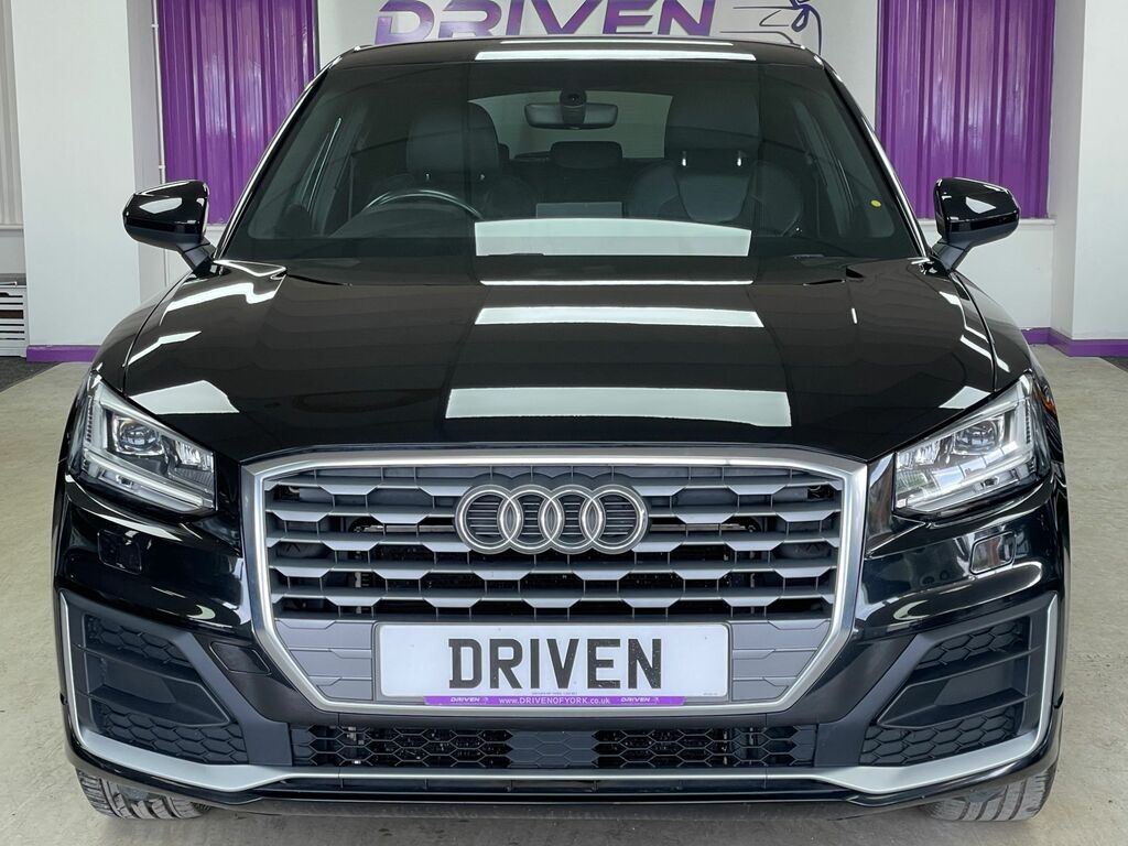 Audi Q2 S Line Black #5