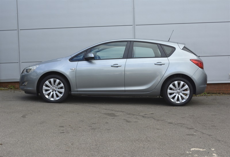 Vauxhall Astra 1.4 16V Active Hatchback Euro 5 Silver #3