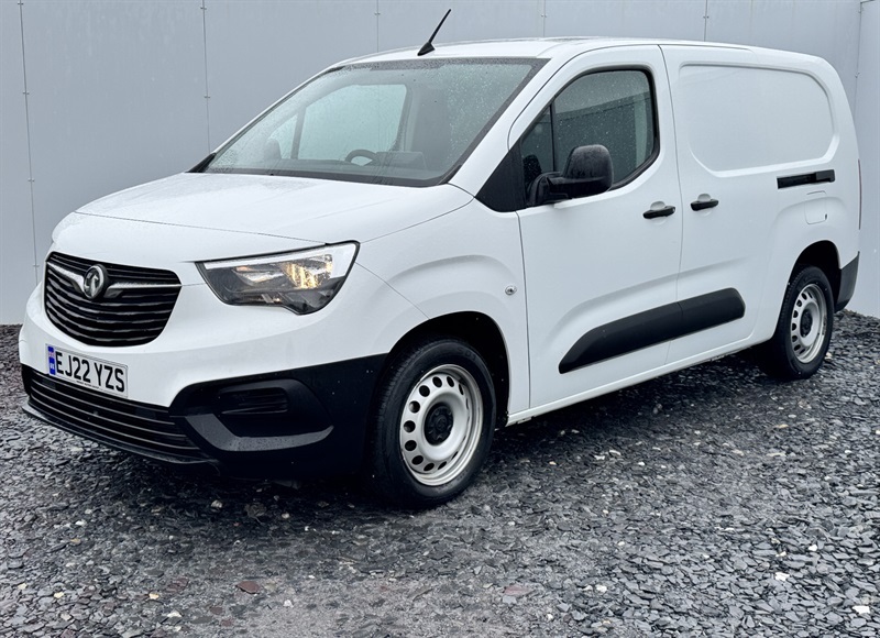 Vauxhall Combo 1.5 Turbo D 2300 Dynamic Panel Van 6Dr Manu White #3