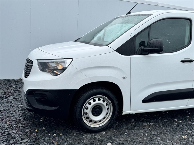 Vauxhall Combo 1.5 Turbo D 2300 Dynamic Panel Van 6Dr Manu White #5