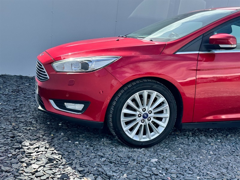 Ford Focus 2.0 Tdci Titanium X Hatchback Powershif Red #5