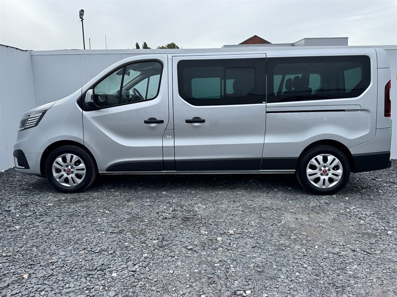 Renault Trafic Trafic 29 L2h1 Combi Grey #4