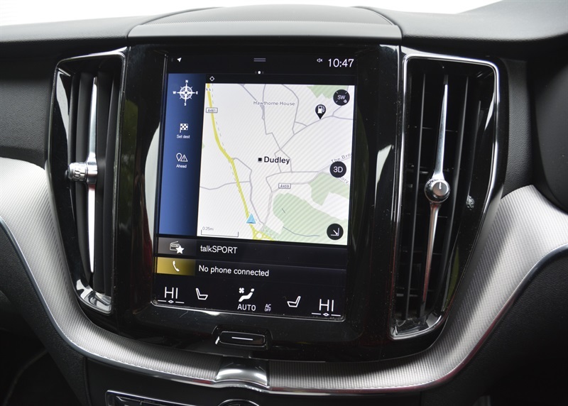 Volvo XC60 2.0 D4 Momentum Pro Red #18