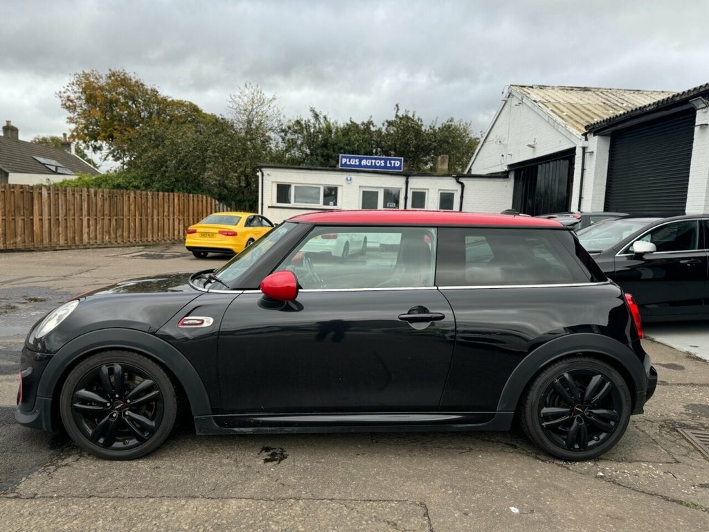 Mini Hatch 2L John Cooper Works Black #4
