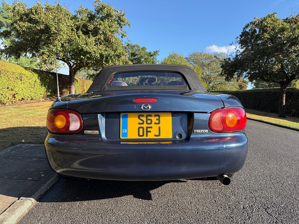 Mazda MX-5 Convertible U3696 Blue #5