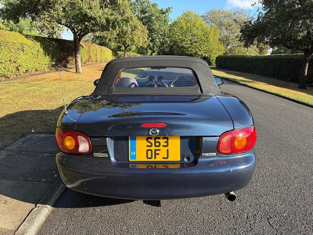 Mazda MX-5 Convertible U3696 Blue #4