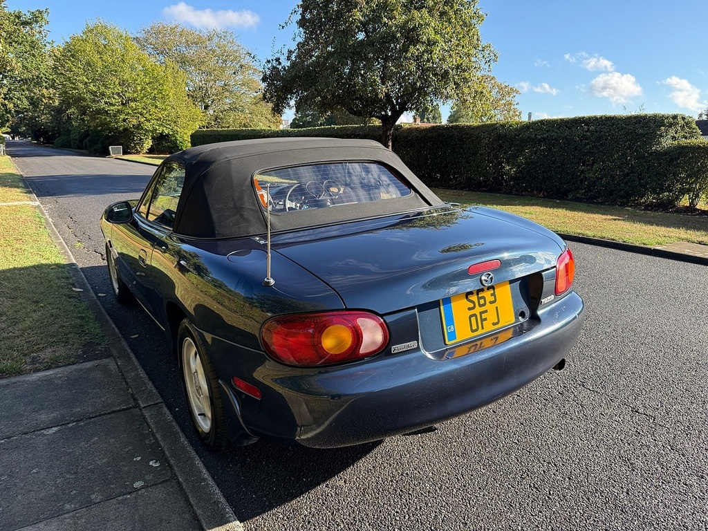 Mazda MX-5 Convertible U3696 Blue #6