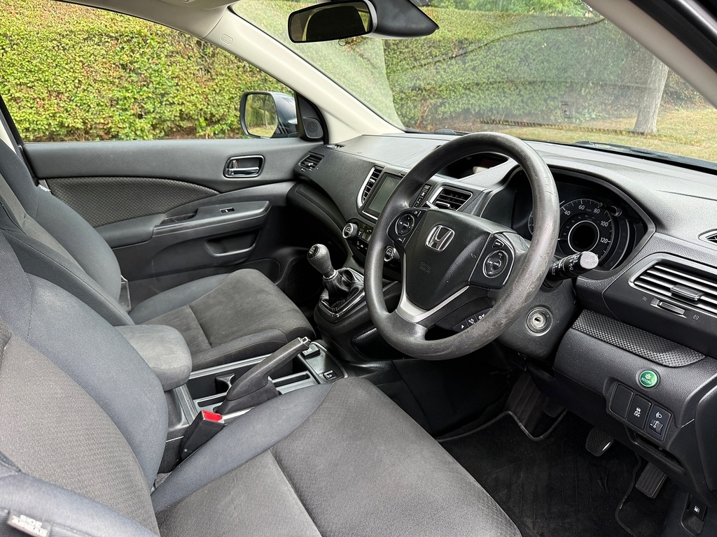 Honda Cr-V Cr-v S Navi I-vtec 4X2 White #31