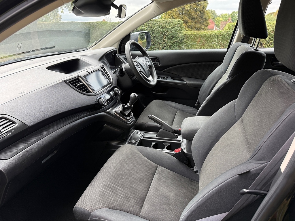 Honda Cr-V Cr-v S Navi I-vtec 4X2 White #33