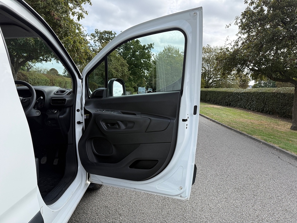 Vauxhall Combo Turbo D 2000 Sportive Swb A C Euro 6 U7739 Ulez White #38