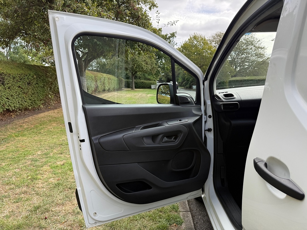 Vauxhall Combo Turbo D 2000 Sportive Swb A C Euro 6 U7739 Ulez White #37