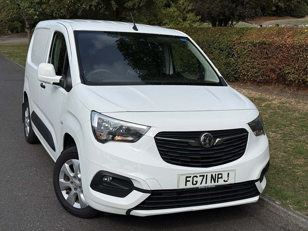 Vauxhall Combo Turbo D 2000 Griffin U3786 Ulez White