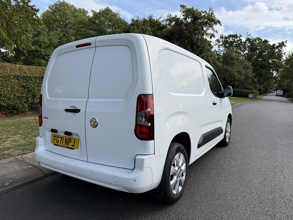 Vauxhall Combo Turbo D 2000 Griffin U3786 Ulez White #4