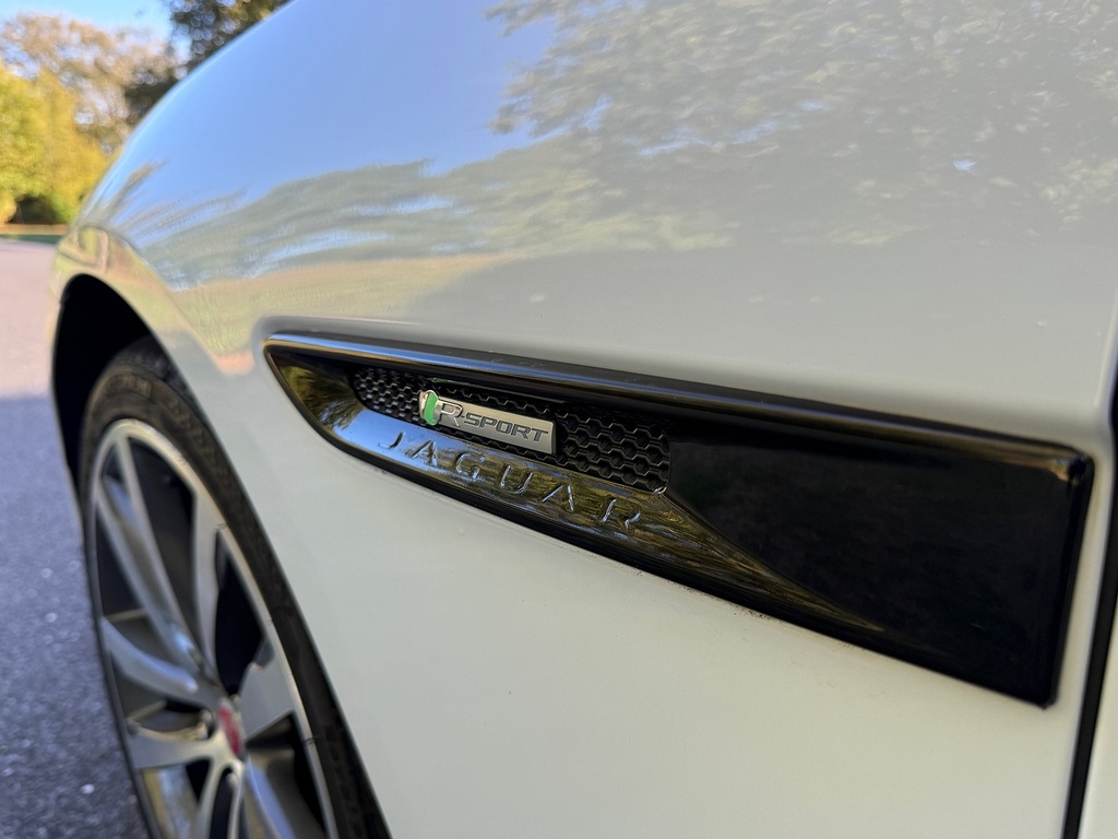 Jaguar XF 2.0D 180 Portfolio Black #42