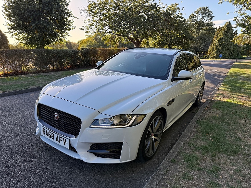 Jaguar XF 2.0D 180 Portfolio Black #9