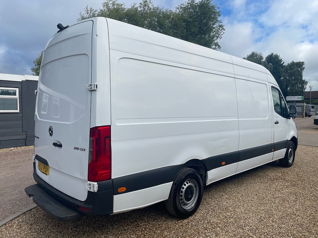 Mercedes-Benz Sprinter 315 Cdi Progressive White #4