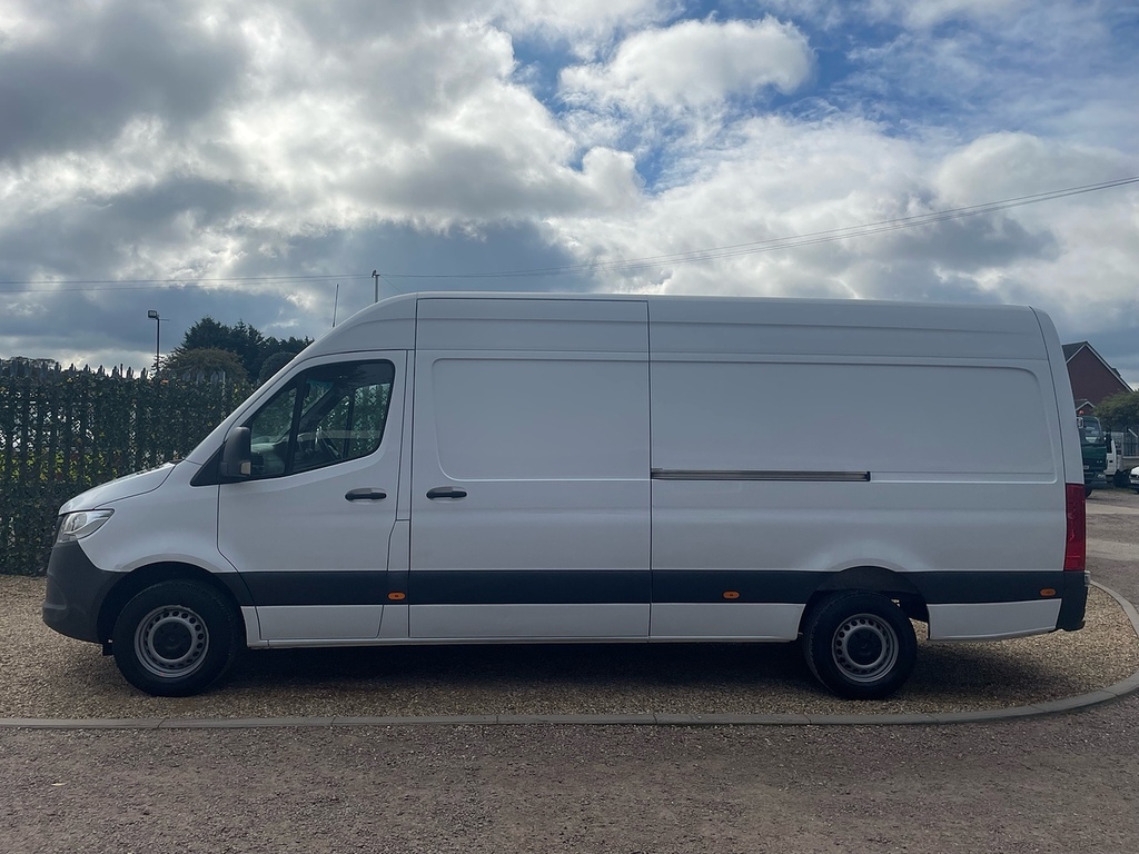 Mercedes-Benz Sprinter 315 Cdi Progressive White #6