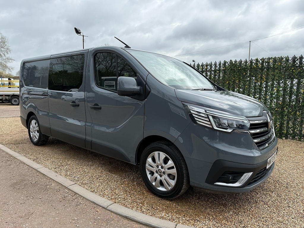 Renault Trafic 2.0 Dci Blue Ll30 Sport L2 H2 Combi Crew Van - 6 S Grey
