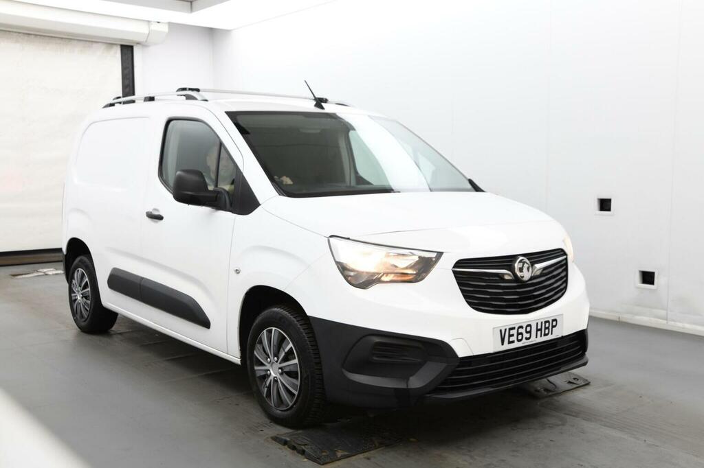 Vauxhall Combo Panel Van 1.5 Turbo D 2000 Edition L1 H1 Euro 6 S White