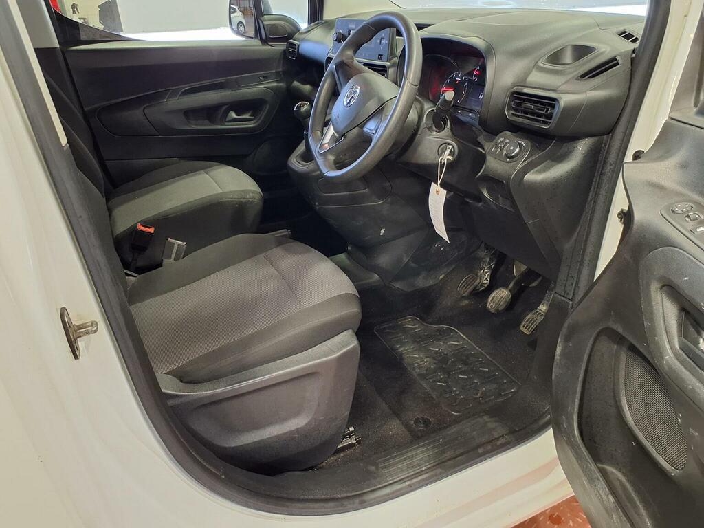 Vauxhall Combo Panel Van 1.5 Turbo D 2000 Edition L1 H1 Euro 6 S White #4