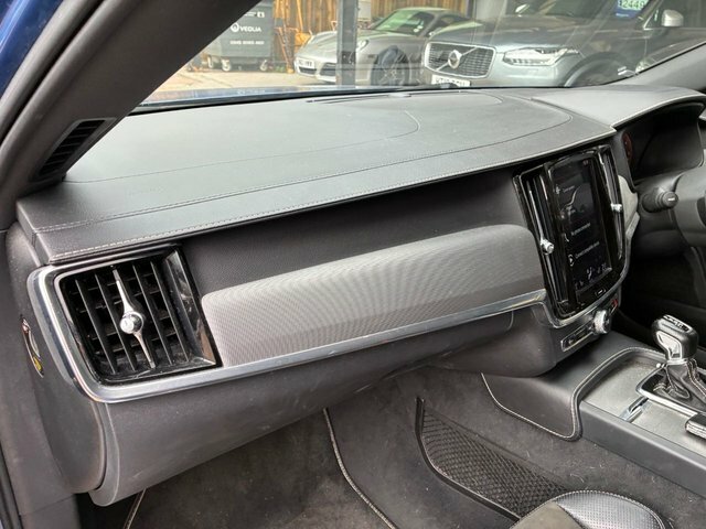 Volvo V90 2.0 D4 R Design Pro Geartronic Black #24