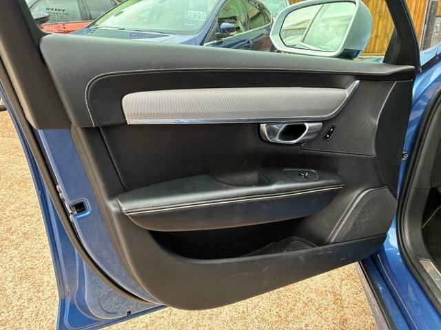 Volvo V90 2.0 D4 R Design Pro Geartronic Black #28