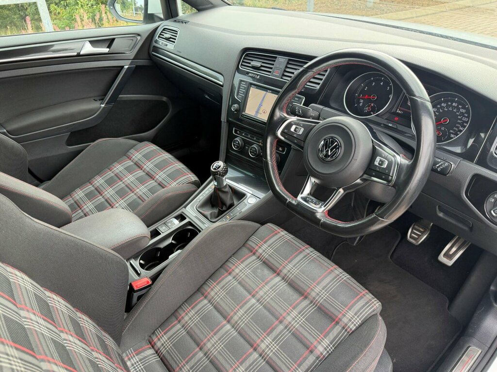 Volkswagen Golf 2.0 Tsi Gti White #6