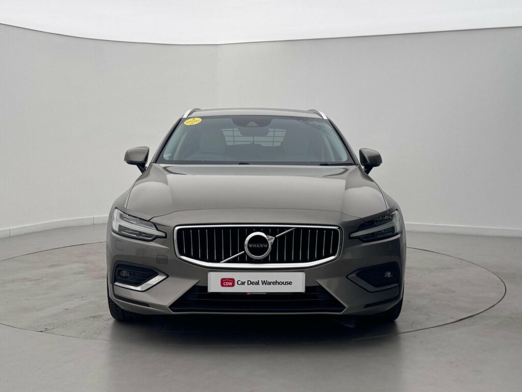 Volvo V60 2.0 D3 150 Momentum Plus Black #2