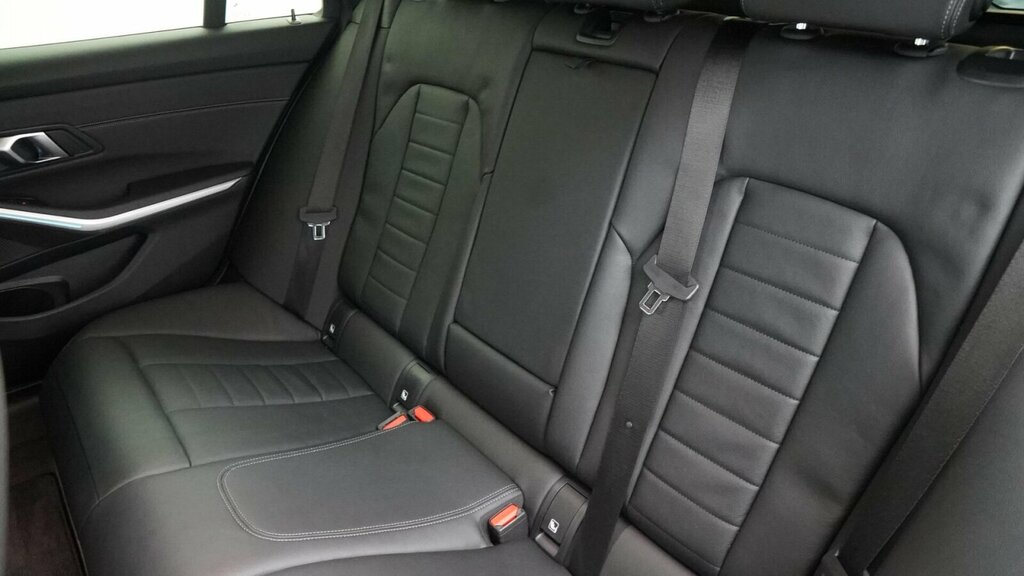 BMW 3 Series 330E Xdrive M Sport Step #12