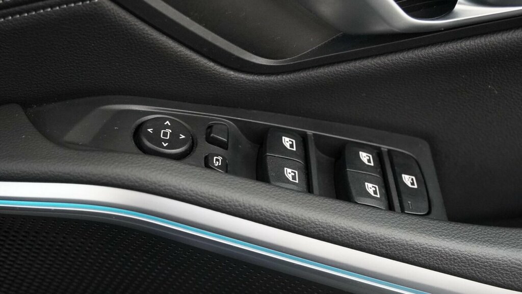 BMW 3 Series 330E Xdrive M Sport Step #30