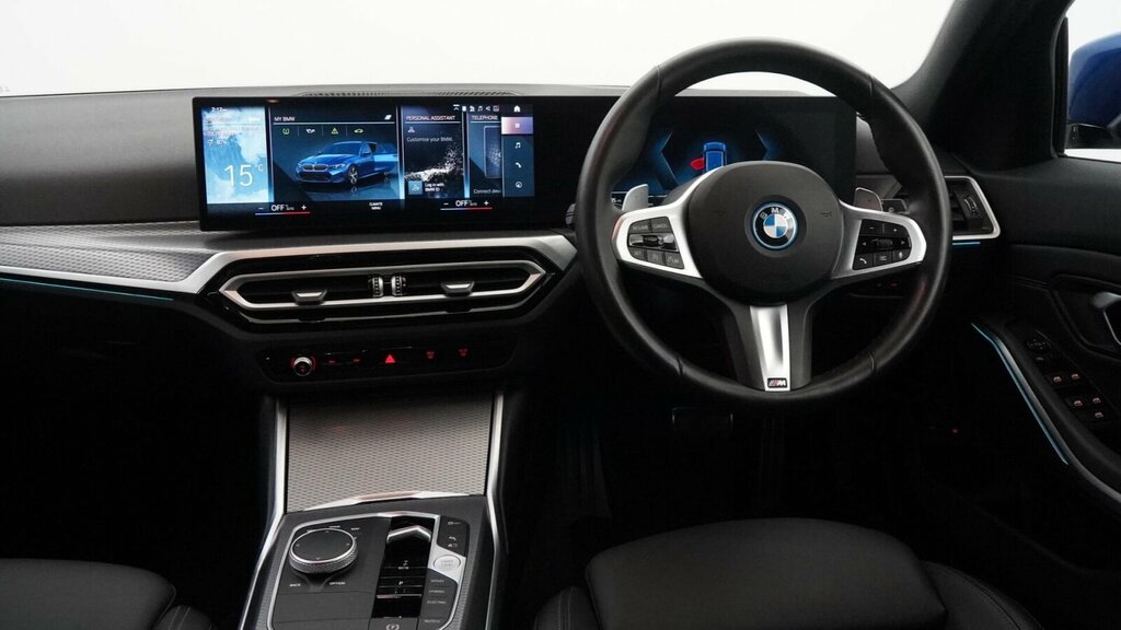 BMW 3 Series 330E Xdrive M Sport Step #28