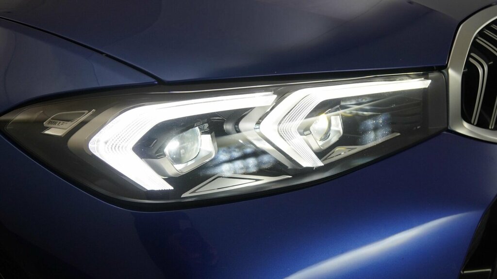 BMW 3 Series 330E Xdrive M Sport Step #22