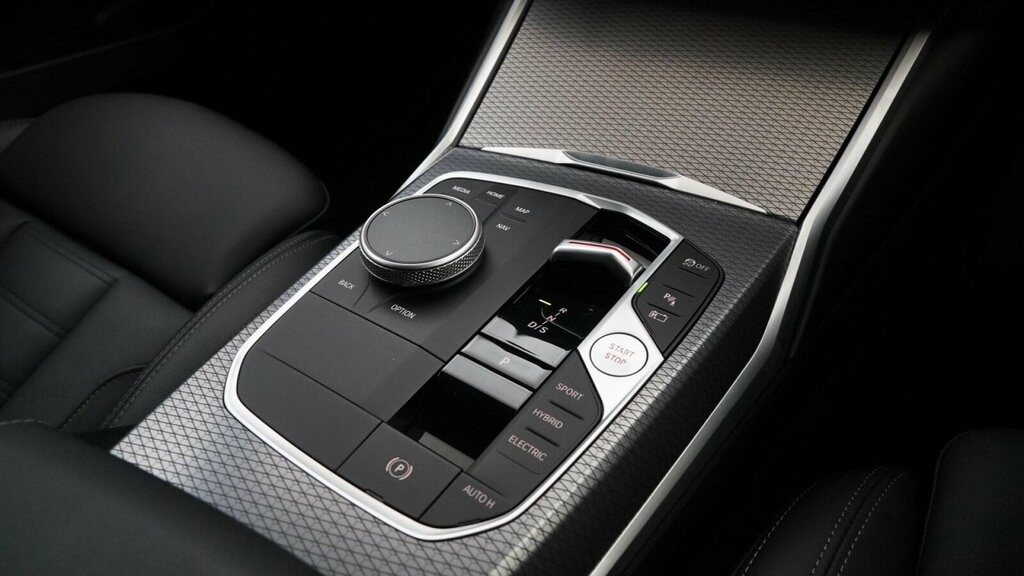 BMW 3 Series 330E Xdrive M Sport Step #10