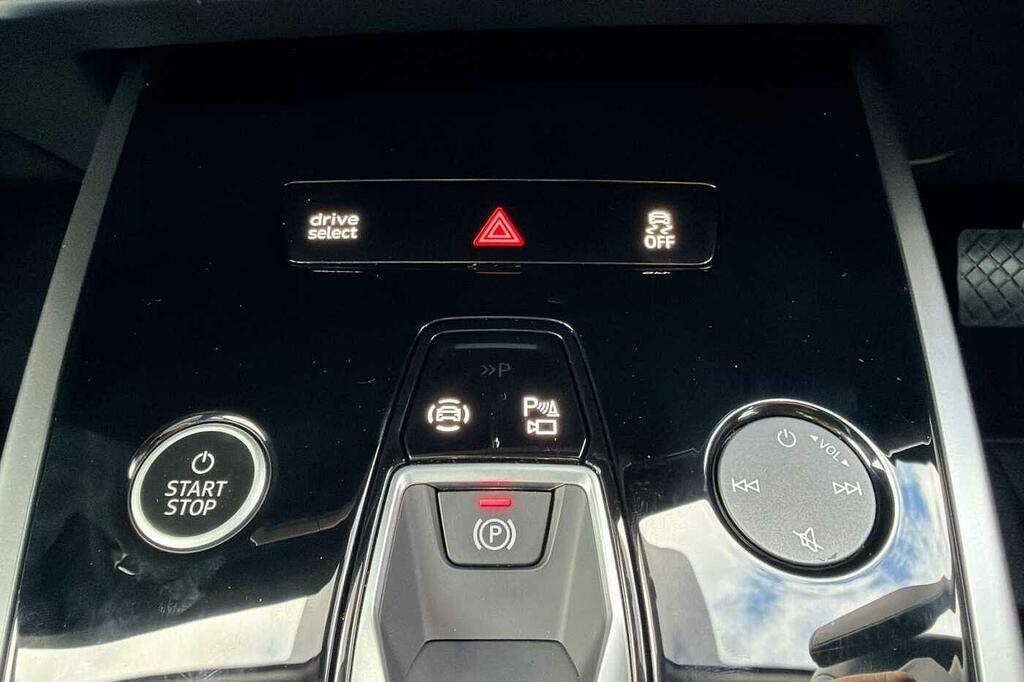 Audi Q4 E Tron 210Kw 45 82Kwh Sport Leather White #38