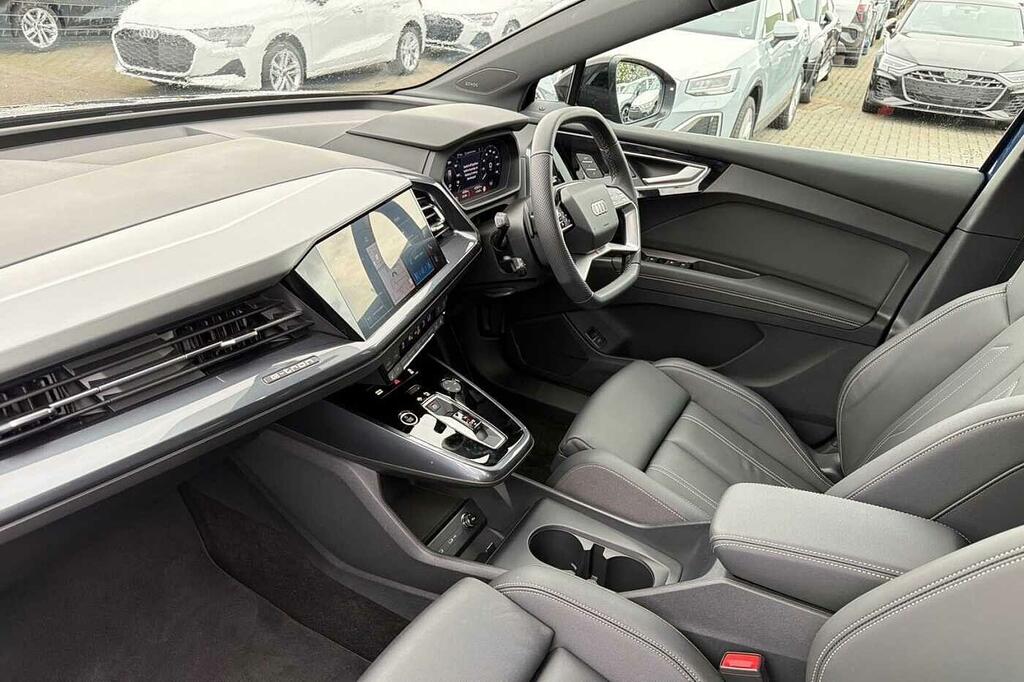 Audi Q4 E Tron Q4 Sportback Black Edition 45 E-tron Quattro 210,0 Blue #2