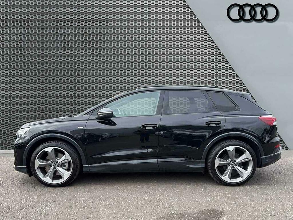 Audi Q4 E Tron Black Edition 45 Quattro 210,00 Kw Black #4