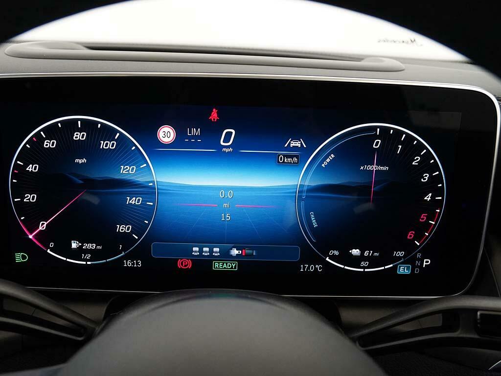 Mercedes-Benz GLC Class Glc 300 De 4Matic Amg Line Premium Plus Grey #4