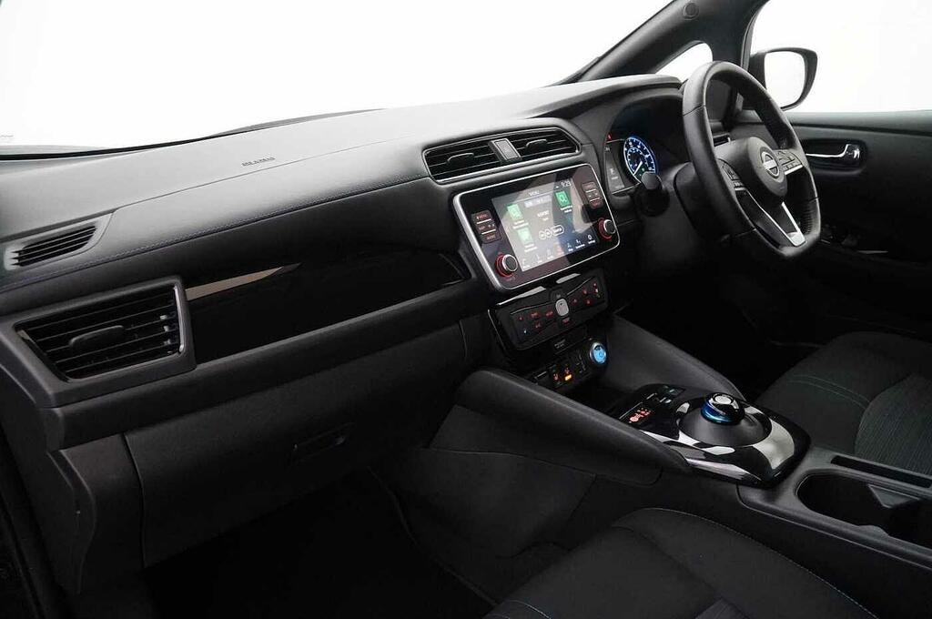 Nissan Leaf 39Kw N-connecta With Sat Nav And 360 View Cam Black #2