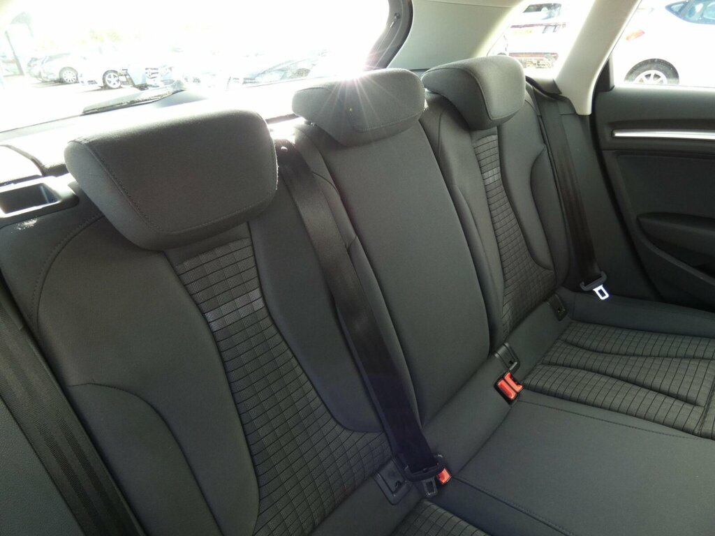 Audi A3 1.6 Tdi Se S Tronic 18 Alloys Black #12