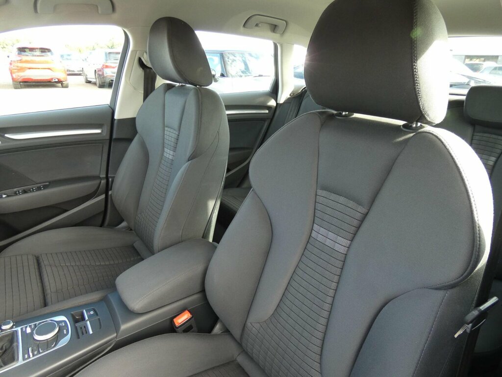 Audi A3 1.6 Tdi Se S Tronic 18 Alloys Black #9