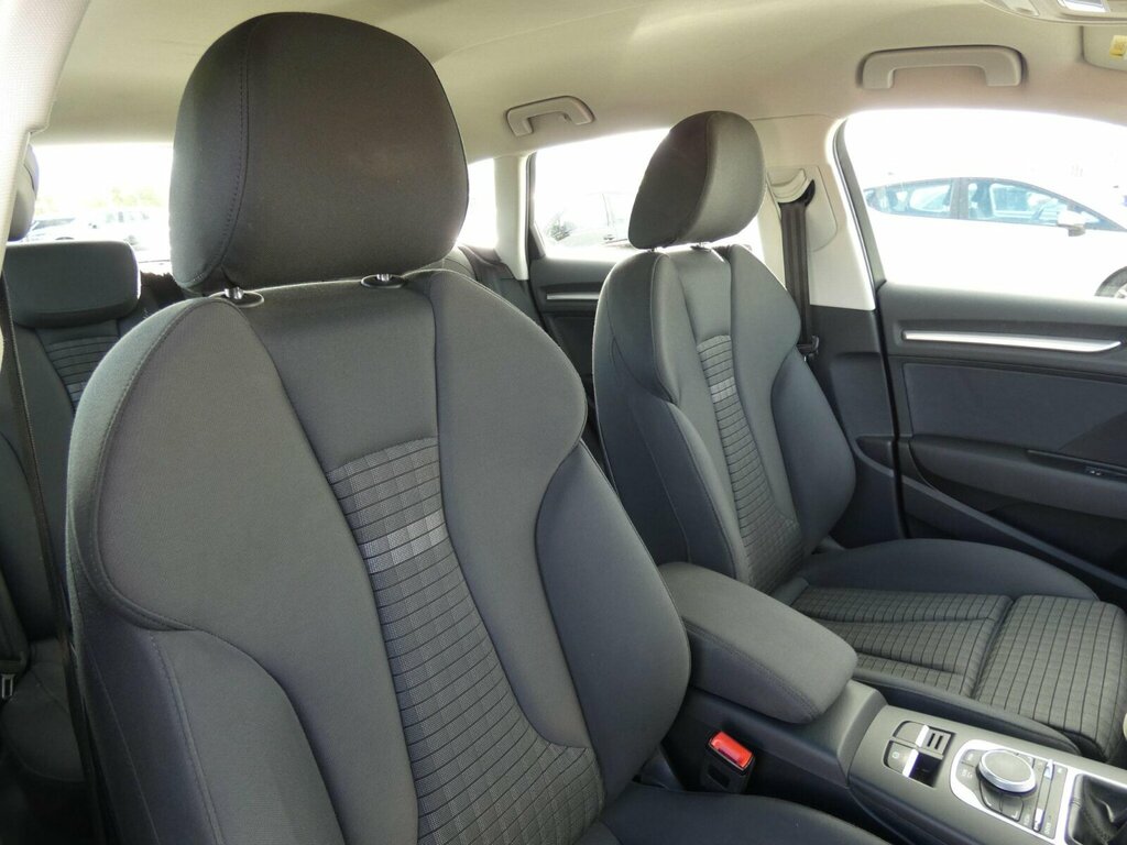 Audi A3 1.6 Tdi Se S Tronic 18 Alloys Black #11
