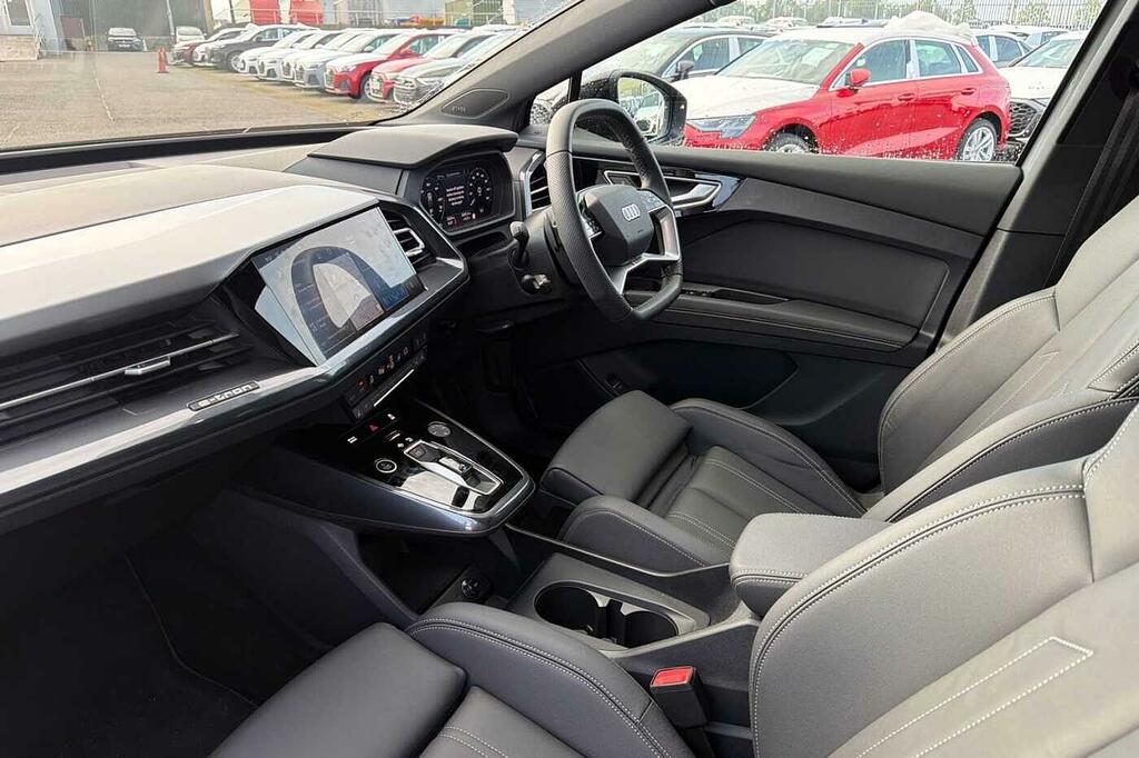 Audi Q4 E Tron Black Edition 45 Quattro 210,00 Kw Grey #2