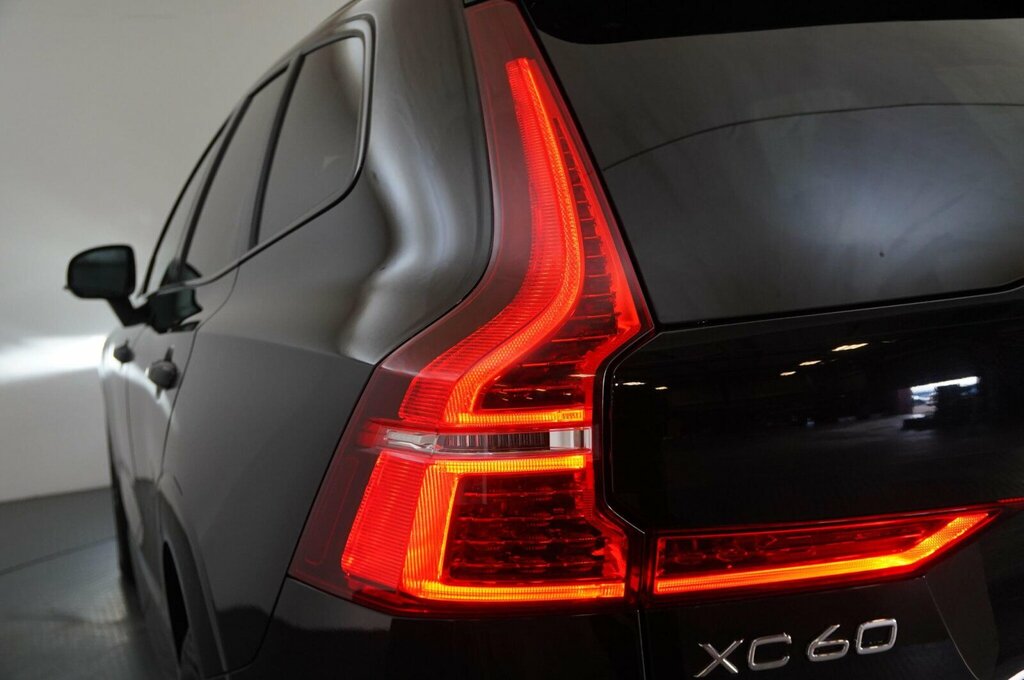 Volvo XC60 2.0H T6 Recharge 11.6Kwh R-design Awd Euro 6 Black #4