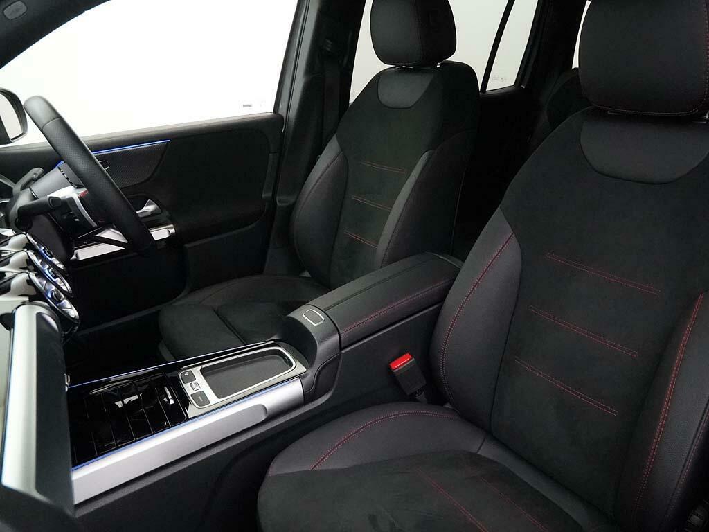 Mercedes-Benz GLB Class Glb 200 Amg Line Executive 7G-tronic Silver #40