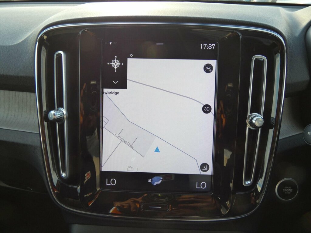 Volvo XC40 2.0L T4 R-design Pro 188 Bhp White #14