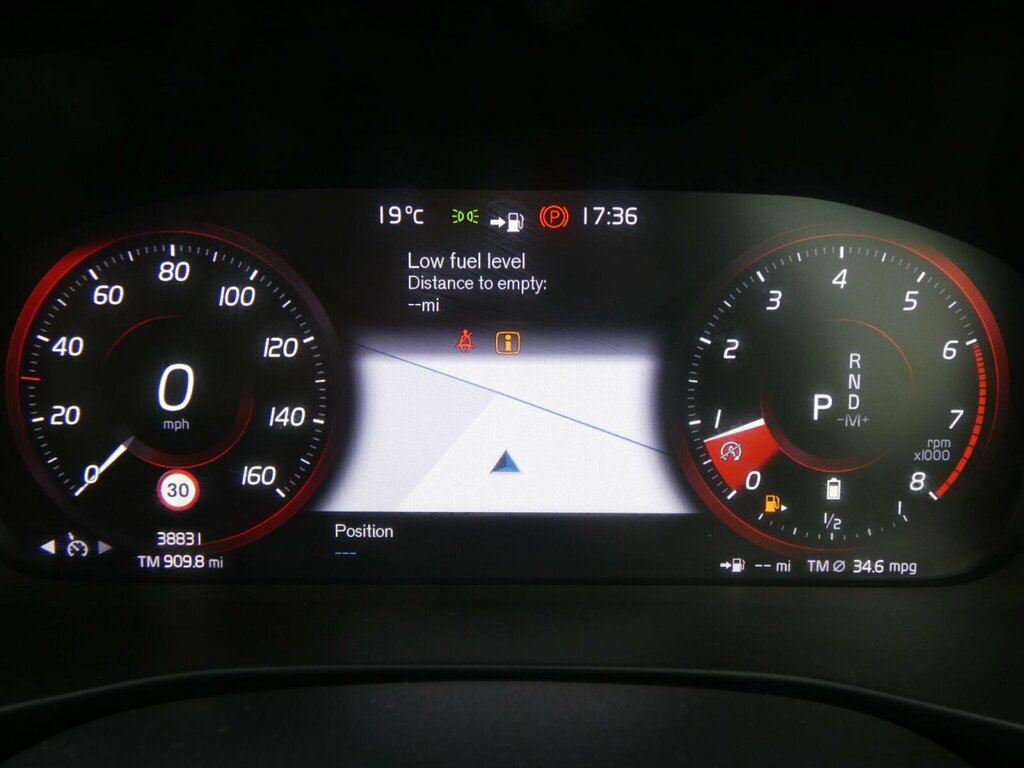 Volvo XC40 2.0L T4 R-design Pro 188 Bhp White #18