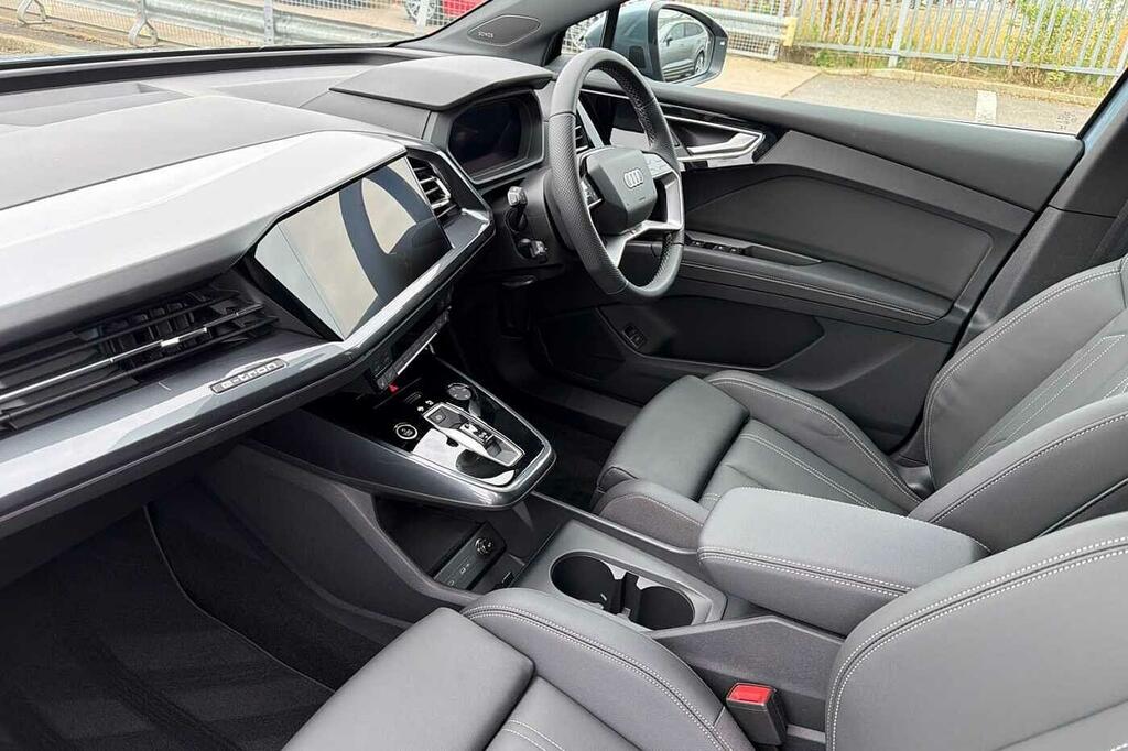 Audi Q4 E Tron Q4 S Line 45 E-tron 210,00 Kw Blue #2