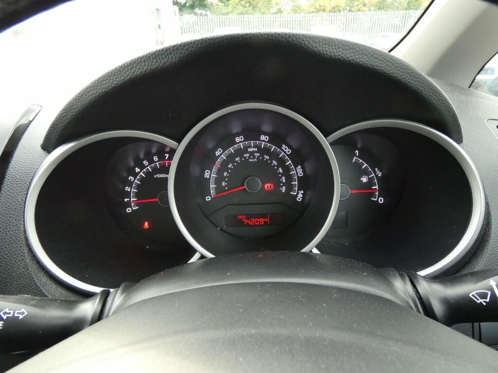 Kia Venga 2017 1.6 Only 23,000Mls,sat Nav,bluetoot Silver #18
