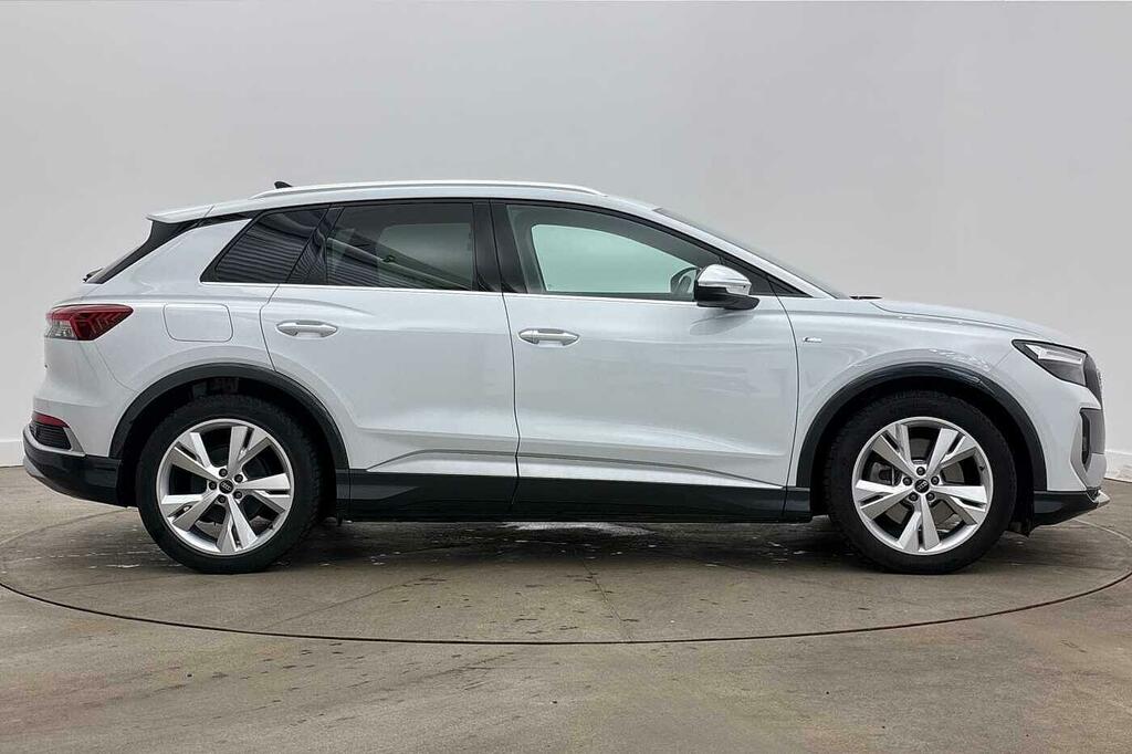 Audi Q4 E Tron S Line 45 210,00 Kw White #4