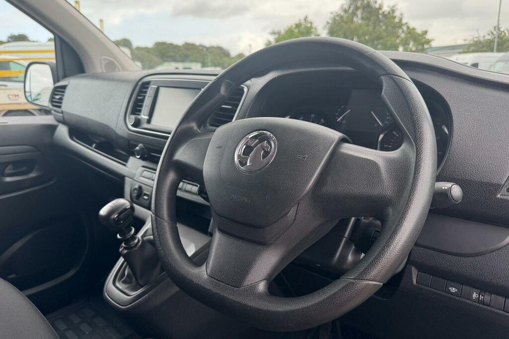 Vauxhall Vivaro 2900 1.5D 100Ps Prime H1 Van White #28